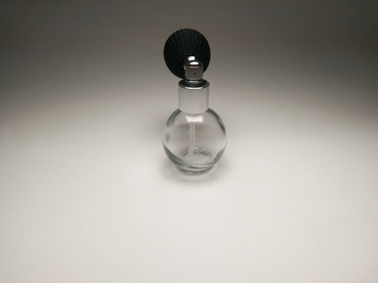时尚俐落银色喷头球形玻璃香水瓶